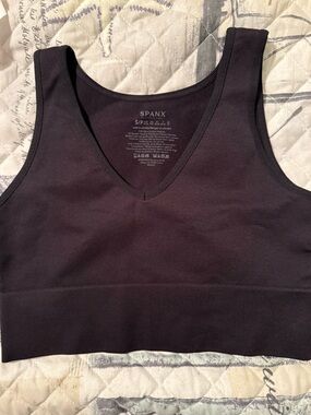 NWT Spanx Very Black Seamless Crop Top/sports bra Size Small